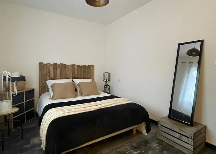 ホームステイ A 20minutes Du Circuit Des 24h Du Mans Soulitre